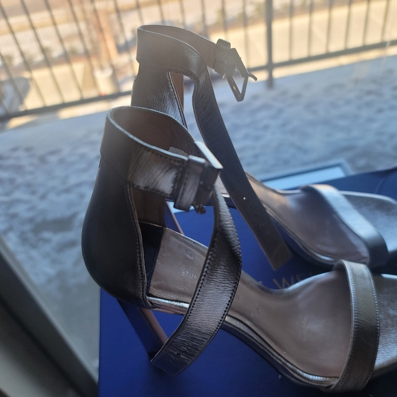 Shoes - Picture 3 of 4